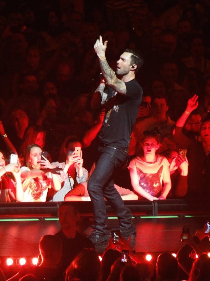 Maroon 5 Puts on Show for KC