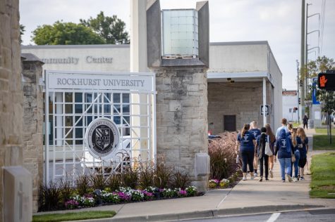 Group of freshman leaving Rockhurst
